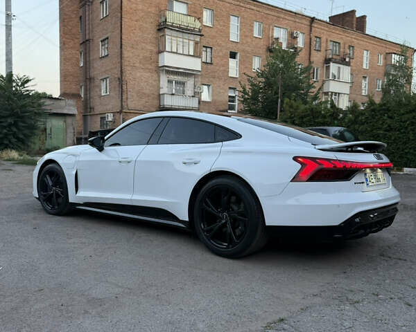 Белый Ауди e-tron GT, объемом двигателя 0 л и пробегом 60 тыс. км за 42600 $, фото 6 на Automoto.ua