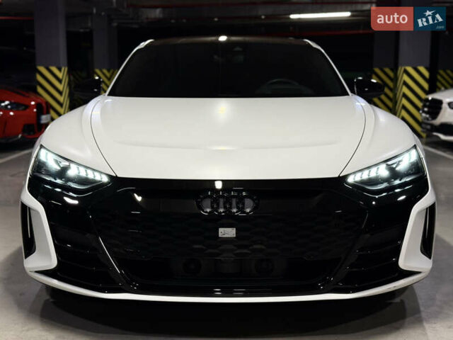 Белый Ауди e-tron GT, объемом двигателя 0 л и пробегом 13 тыс. км за 64000 $, фото 5 на Automoto.ua