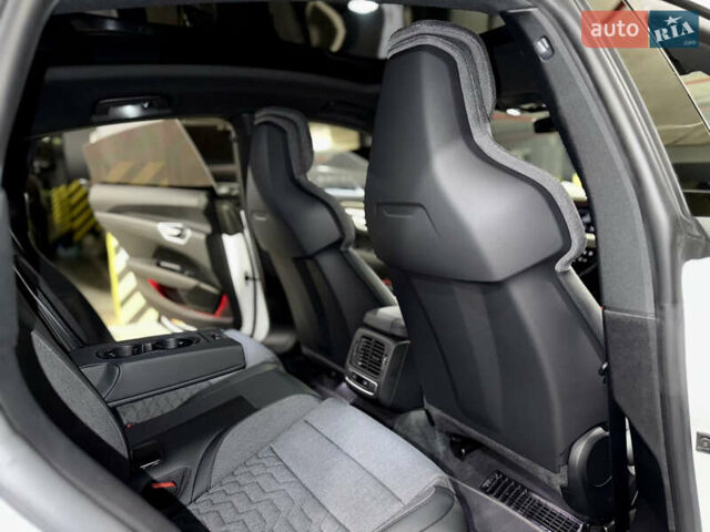 Белый Ауди e-tron GT, объемом двигателя 0 л и пробегом 13 тыс. км за 64000 $, фото 32 на Automoto.ua