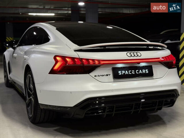 Белый Ауди e-tron GT, объемом двигателя 0 л и пробегом 13 тыс. км за 64000 $, фото 18 на Automoto.ua