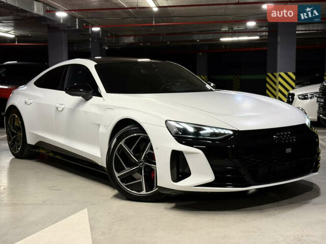 Белый Ауди e-tron GT, объемом двигателя 0 л и пробегом 13 тыс. км за 64000 $, фото 3 на Automoto.ua