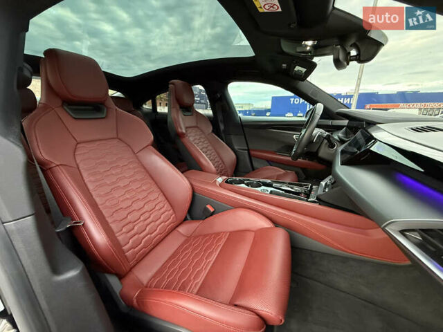 Черный Ауди e-tron GT, объемом двигателя 0 л и пробегом 93 тыс. км за 52900 $, фото 60 на Automoto.ua