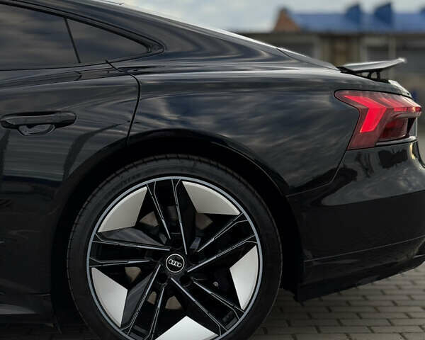Черный Ауди e-tron GT, объемом двигателя 0 л и пробегом 93 тыс. км за 52900 $, фото 35 на Automoto.ua