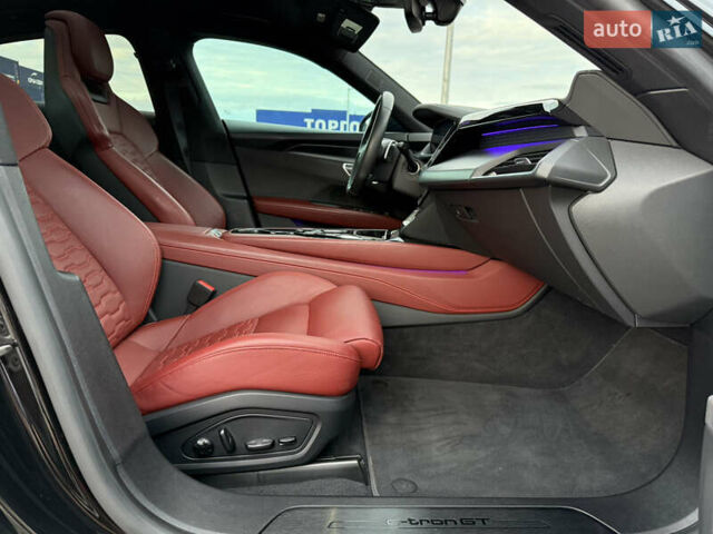 Черный Ауди e-tron GT, объемом двигателя 0 л и пробегом 93 тыс. км за 52900 $, фото 61 на Automoto.ua