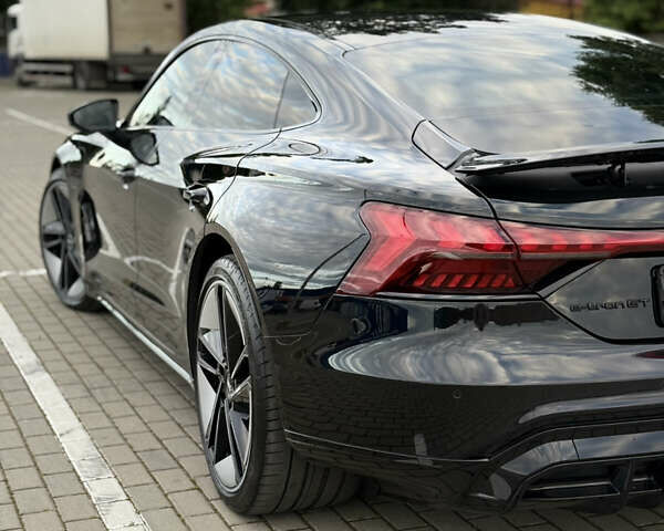 Черный Ауди e-tron GT, объемом двигателя 0 л и пробегом 93 тыс. км за 52900 $, фото 21 на Automoto.ua