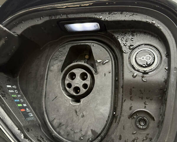 Черный Ауди e-tron GT, объемом двигателя 0 л и пробегом 31 тыс. км за 50000 $, фото 48 на Automoto.ua