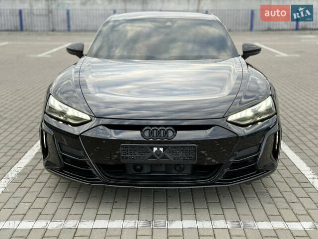 Черный Ауди e-tron GT, объемом двигателя 0 л и пробегом 93 тыс. км за 52900 $, фото 2 на Automoto.ua