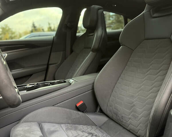 Черный Ауди e-tron GT, объемом двигателя 0 л и пробегом 31 тыс. км за 50000 $, фото 37 на Automoto.ua