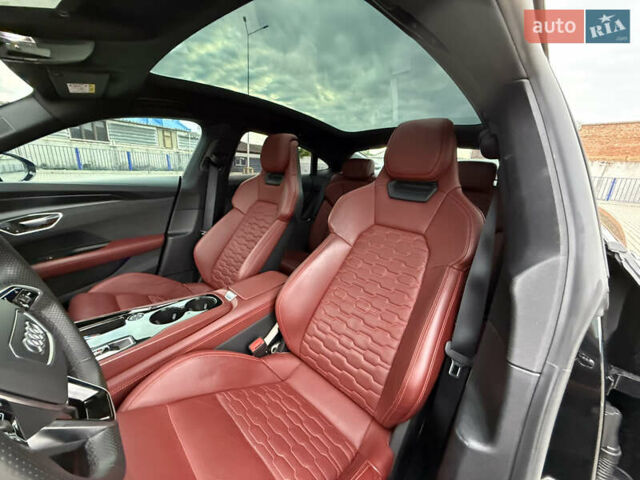 Черный Ауди e-tron GT, объемом двигателя 0 л и пробегом 93 тыс. км за 52900 $, фото 40 на Automoto.ua