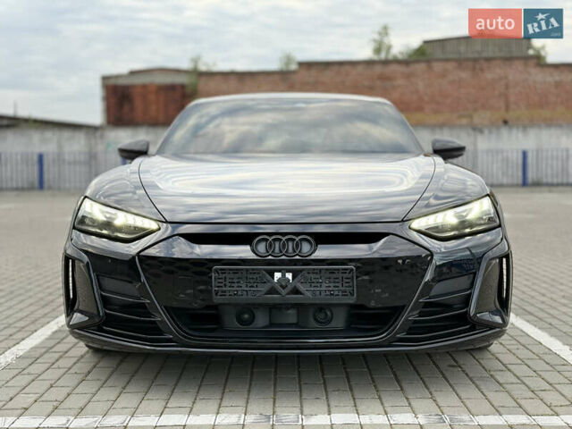 Черный Ауди e-tron GT, объемом двигателя 0 л и пробегом 93 тыс. км за 52900 $, фото 1 на Automoto.ua