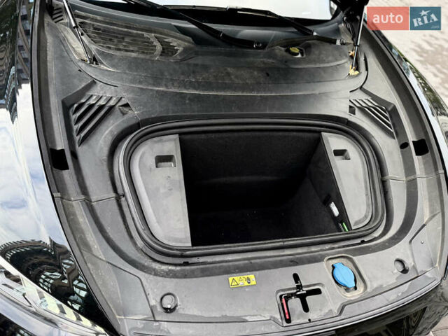 Черный Ауди e-tron GT, объемом двигателя 0 л и пробегом 31 тыс. км за 50000 $, фото 46 на Automoto.ua