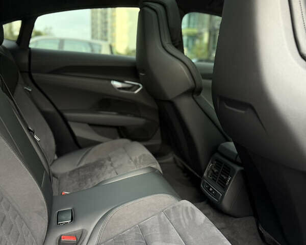 Чорний Ауді e-tron GT, об'ємом двигуна 0 л та пробігом 31 тис. км за 50000 $, фото 43 на Automoto.ua