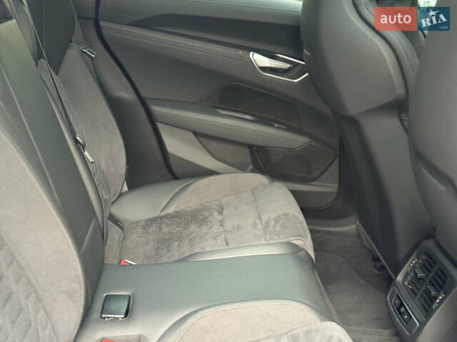 Черный Ауди e-tron GT, объемом двигателя 0 л и пробегом 31 тыс. км за 50000 $, фото 40 на Automoto.ua