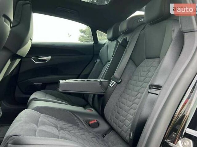Черный Ауди e-tron GT, объемом двигателя 0 л и пробегом 4 тыс. км за 71000 $, фото 7 на Automoto.ua