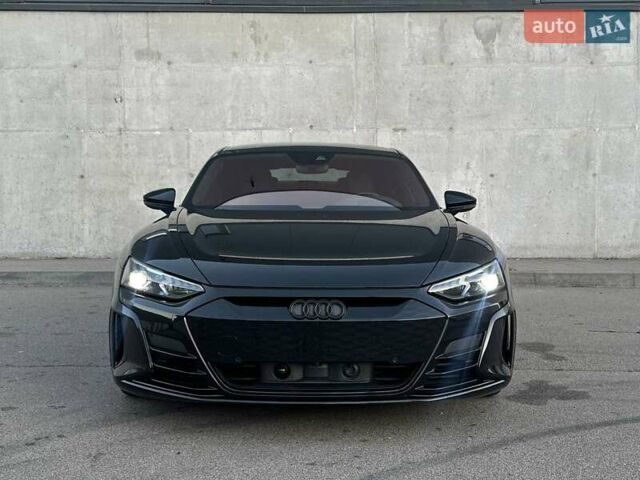 Черный Ауди e-tron GT, объемом двигателя 0 л и пробегом 63 тыс. км за 62500 $, фото 8 на Automoto.ua