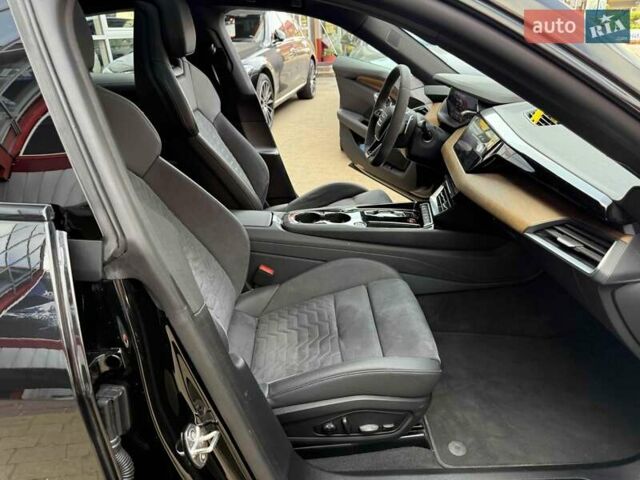 Черный Ауди e-tron GT, объемом двигателя 0 л и пробегом 33 тыс. км за 59900 $, фото 41 на Automoto.ua