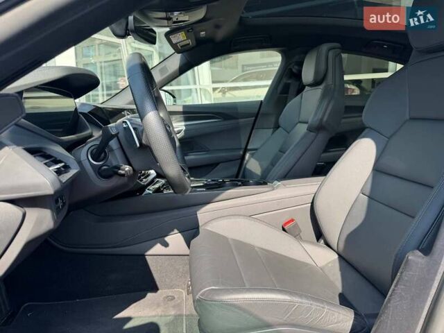Черный Ауди e-tron GT, объемом двигателя 0 л и пробегом 516 тыс. км за 57900 $, фото 13 на Automoto.ua