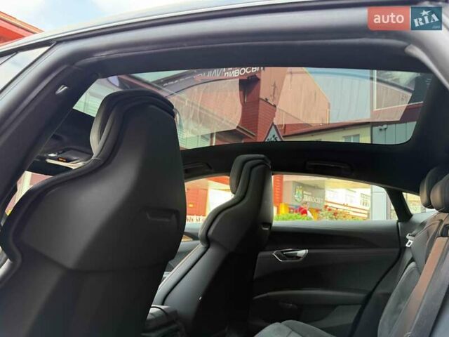Черный Ауди e-tron GT, объемом двигателя 0 л и пробегом 33 тыс. км за 59900 $, фото 32 на Automoto.ua