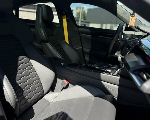 Черный Ауди e-tron GT, объемом двигателя 0 л и пробегом 63 тыс. км за 62500 $, фото 14 на Automoto.ua