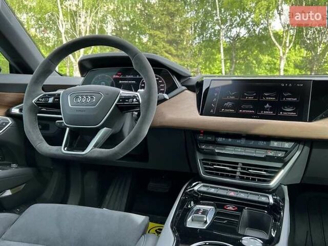 Черный Ауди e-tron GT, объемом двигателя 0 л и пробегом 4 тыс. км за 71000 $, фото 15 на Automoto.ua
