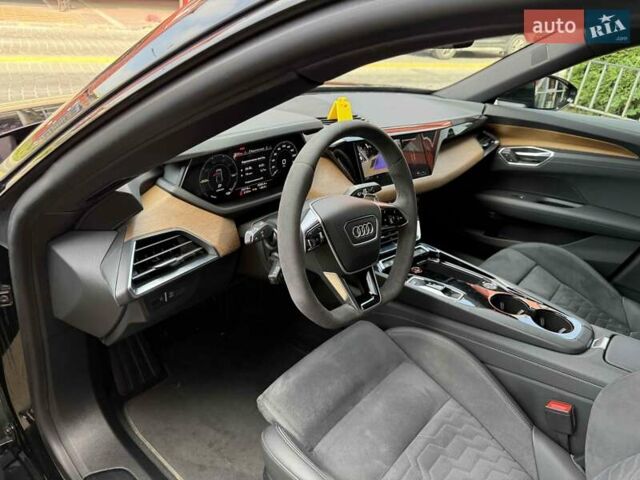 Черный Ауди e-tron GT, объемом двигателя 0 л и пробегом 33 тыс. км за 59900 $, фото 17 на Automoto.ua