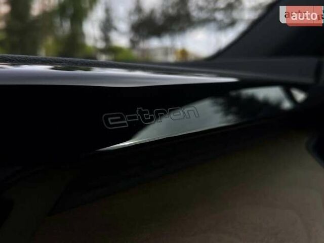 Черный Ауди e-tron GT, объемом двигателя 0 л и пробегом 4 тыс. км за 71000 $, фото 18 на Automoto.ua