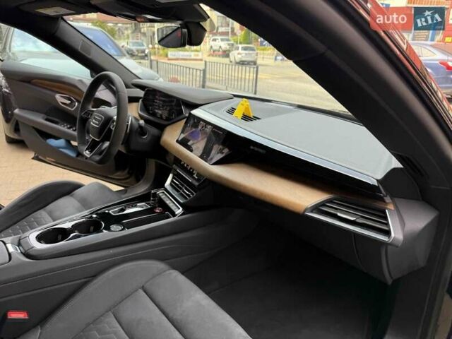 Черный Ауди e-tron GT, объемом двигателя 0 л и пробегом 33 тыс. км за 59900 $, фото 42 на Automoto.ua