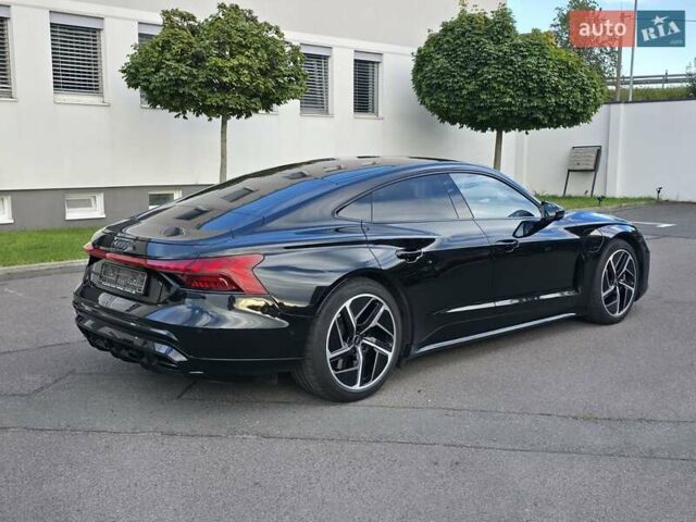 Черный Ауди e-tron GT, объемом двигателя 0 л и пробегом 73 тыс. км за 55900 $, фото 7 на Automoto.ua