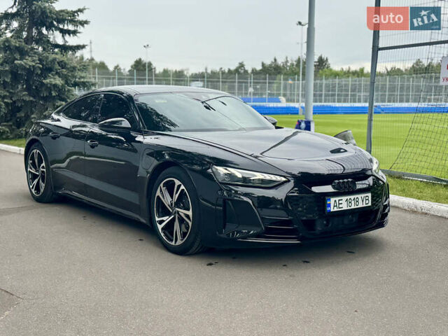 Черный Ауди e-tron GT, объемом двигателя 0 л и пробегом 5 тыс. км за 65500 $, фото 2 на Automoto.ua