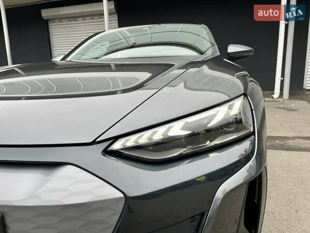 Сірий Ауді e-tron GT, об'ємом двигуна 0 л та пробігом 29 тис. км за 59900 $, фото 4 на Automoto.ua