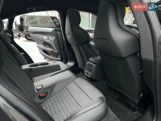 Сірий Ауді e-tron GT, об'ємом двигуна 0 л та пробігом 29 тис. км за 59900 $, фото 77 на Automoto.ua