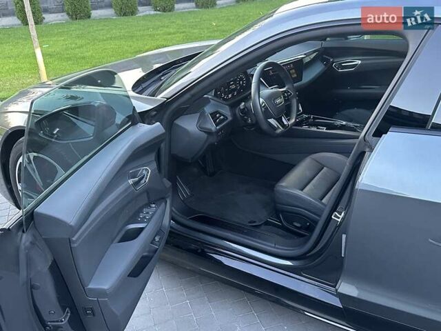 Серый Ауди e-tron GT, объемом двигателя 0 л и пробегом 38 тыс. км за 44500 $, фото 22 на Automoto.ua