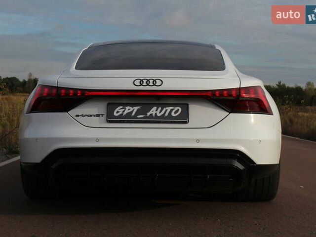 Серый Ауди e-tron GT, объемом двигателя 0 л и пробегом 43 тыс. км за 58800 $, фото 12 на Automoto.ua