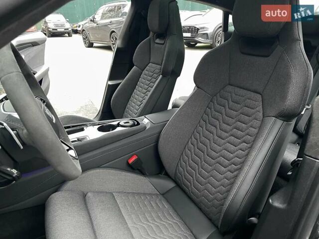 Сірий Ауді e-tron GT, об'ємом двигуна 0 л та пробігом 29 тис. км за 59900 $, фото 42 на Automoto.ua