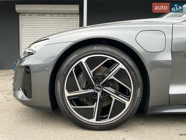 Сірий Ауді e-tron GT, об'ємом двигуна 0 л та пробігом 29 тис. км за 59900 $, фото 26 на Automoto.ua