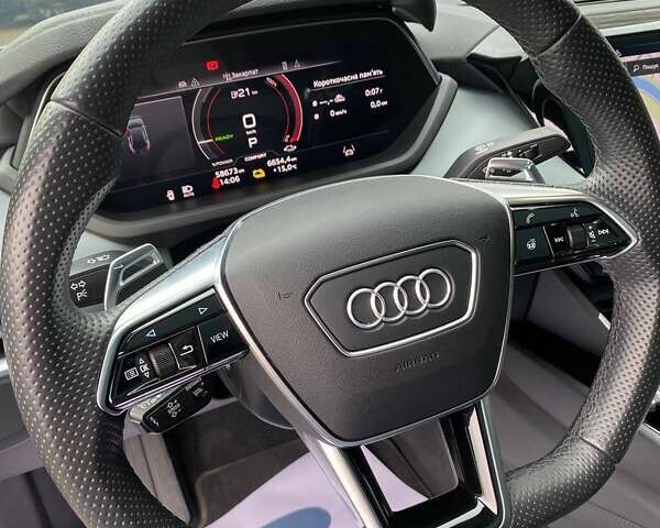 Серый Ауди e-tron GT, объемом двигателя 0 л и пробегом 58 тыс. км за 51499 $, фото 5 на Automoto.ua