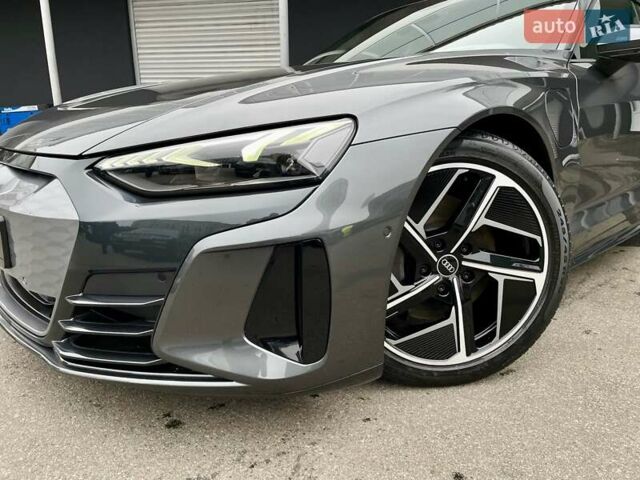 Сірий Ауді e-tron GT, об'ємом двигуна 0 л та пробігом 29 тис. км за 59900 $, фото 14 на Automoto.ua