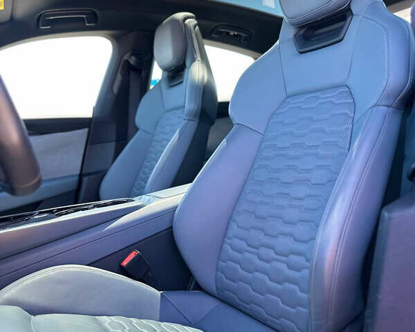 Серый Ауди e-tron GT, объемом двигателя 0 л и пробегом 78 тыс. км за 48000 $, фото 8 на Automoto.ua