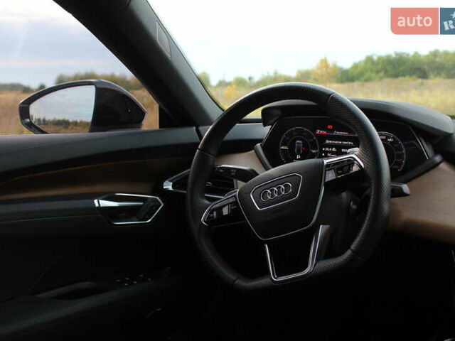 Серый Ауди e-tron GT, объемом двигателя 0 л и пробегом 43 тыс. км за 58800 $, фото 17 на Automoto.ua