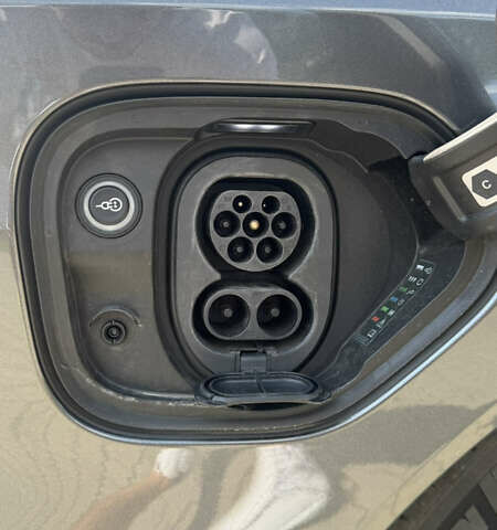 Серый Ауди e-tron GT, объемом двигателя 0 л и пробегом 90 тыс. км за 52800 $, фото 14 на Automoto.ua