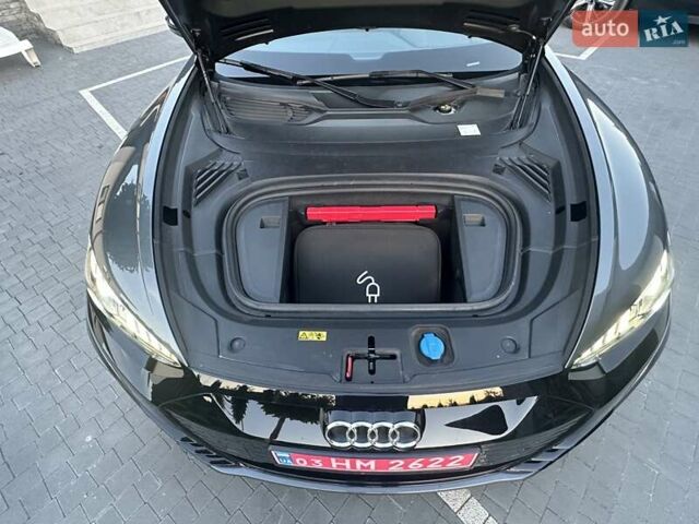 Серый Ауди e-tron GT, объемом двигателя 0 л и пробегом 38 тыс. км за 44500 $, фото 17 на Automoto.ua