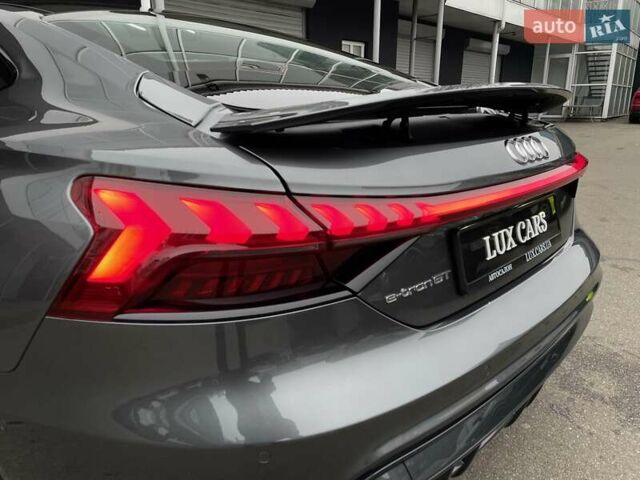 Сірий Ауді e-tron GT, об'ємом двигуна 0 л та пробігом 29 тис. км за 59900 $, фото 35 на Automoto.ua