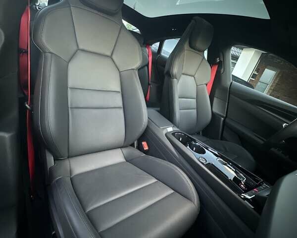 Серый Ауди e-tron GT, объемом двигателя 0 л и пробегом 38 тыс. км за 44500 $, фото 33 на Automoto.ua
