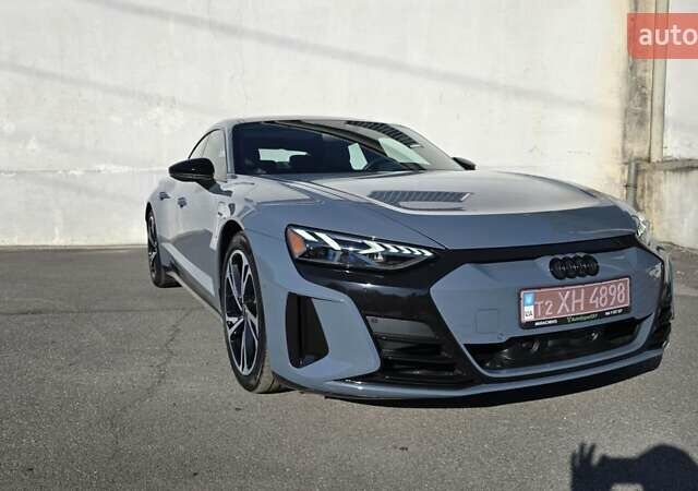Серый Ауди e-tron GT, объемом двигателя 0 л и пробегом 26 тыс. км за 48500 $, фото 41 на Automoto.ua