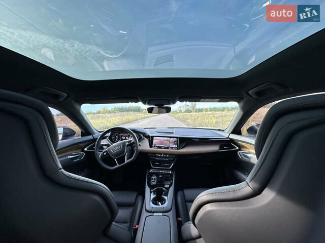 Серый Ауди e-tron GT, объемом двигателя 0 л и пробегом 43 тыс. км за 58800 $, фото 24 на Automoto.ua