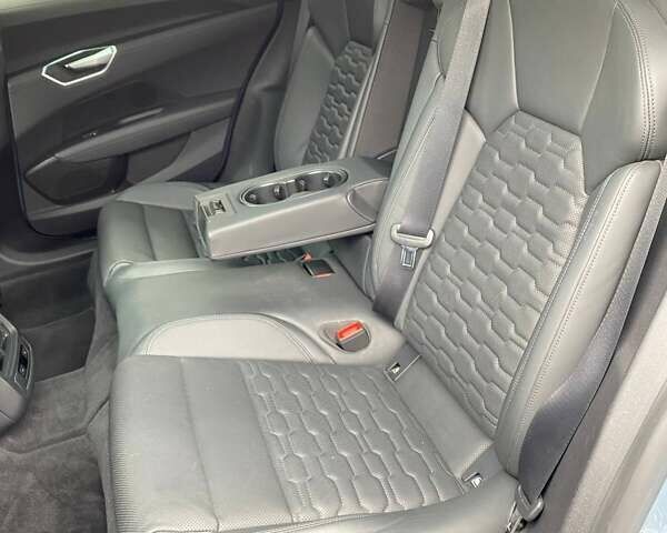 Серый Ауди e-tron GT, объемом двигателя 0 л и пробегом 58 тыс. км за 51499 $, фото 9 на Automoto.ua