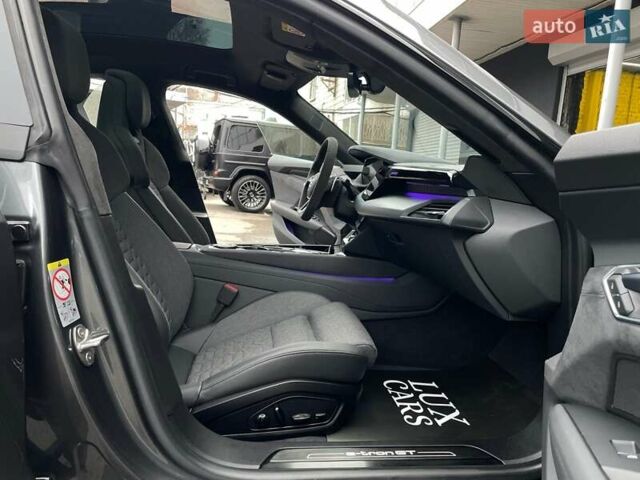 Сірий Ауді e-tron GT, об'ємом двигуна 0 л та пробігом 29 тис. км за 59900 $, фото 49 на Automoto.ua