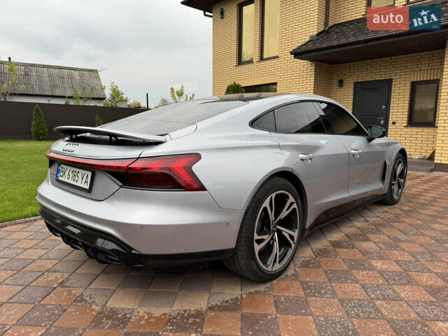 Серый Ауди e-tron GT, объемом двигателя 0 л и пробегом 68 тыс. км за 45500 $, фото 14 на Automoto.ua