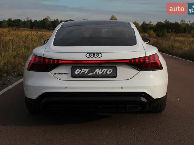 Серый Ауди e-tron GT, объемом двигателя 0 л и пробегом 43 тыс. км за 58800 $, фото 11 на Automoto.ua