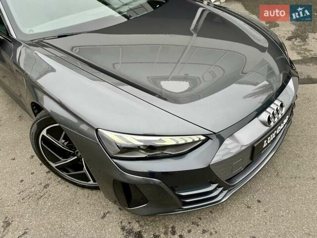 Серый Ауди e-tron GT, объемом двигателя 0 л и пробегом 29 тыс. км за 59900 $, фото 24 на Automoto.ua